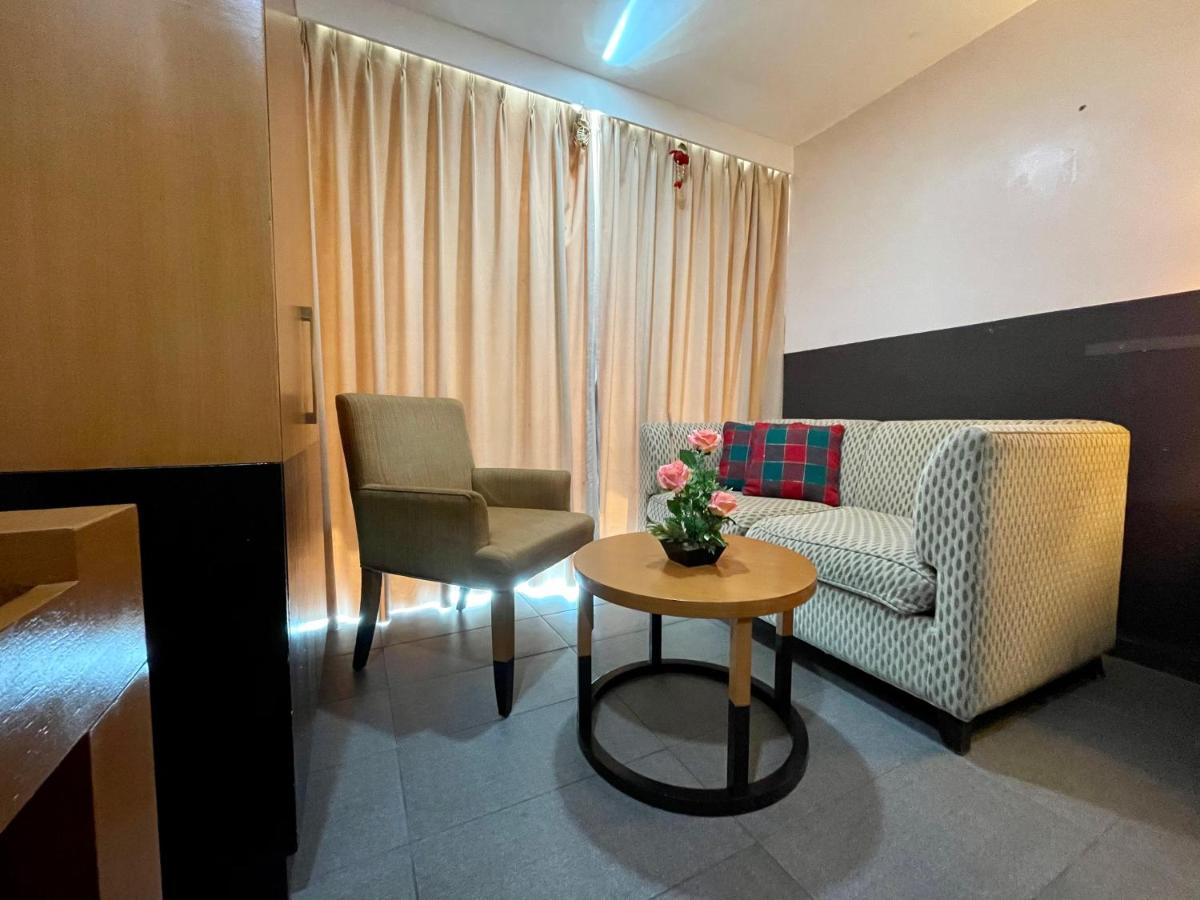 One Tagaytay Place Private Residences Tagaytay City ภายนอก รูปภาพ
